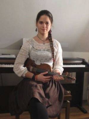 SZAMEK LILI 